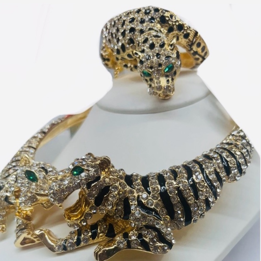 NWT ⚜️🖤⚜️ NATASHA GREEN EYED TIGERS AND LEOPARD SET NECKLACE ANX BRACELET - Picture 1 of 17